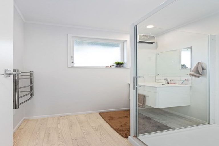 Photo of property in 39 Japonica Drive, Beach Haven, Auckland, 0626