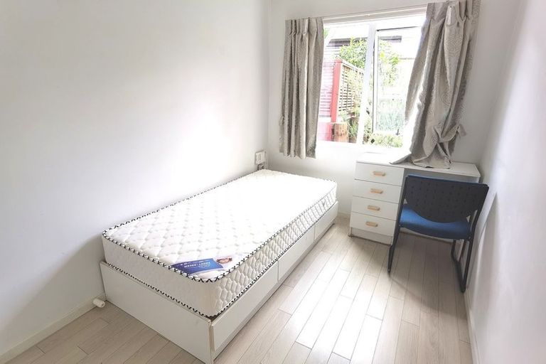 Photo of property in 123a Glendhu Road, Bayview, Auckland, 0629