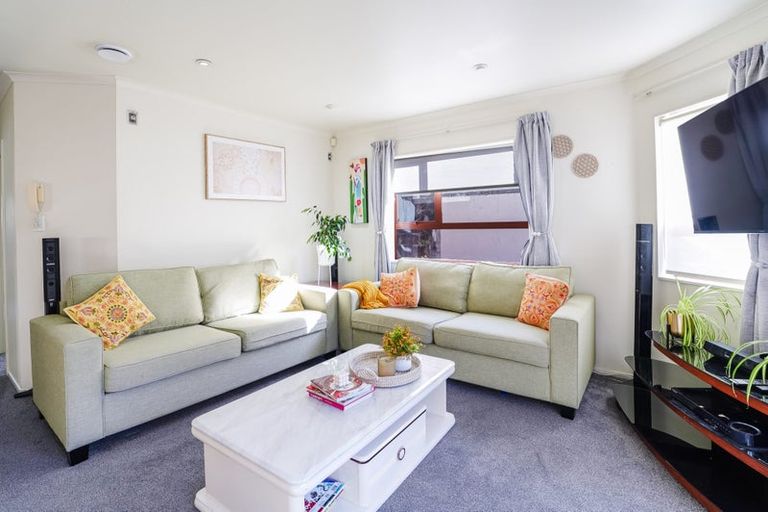 Photo of property in 66d Waimumu Road, Massey, Auckland, 0614