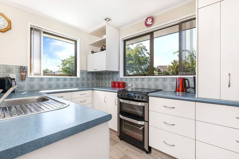 Photo of property in 3 Prudhoe Lane, Northcote, Christchurch, 8052