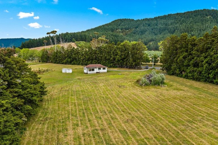 Photo of property in 813 Whangaripo Valley Road, Whangaripo, Wellsford, 0972