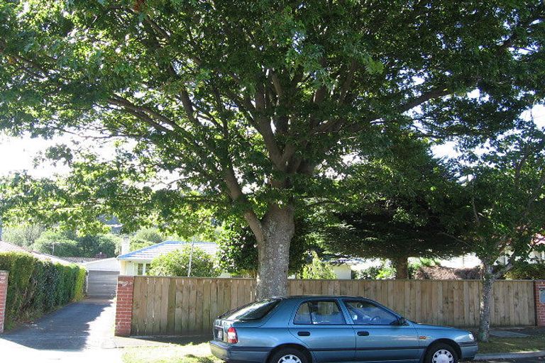 Photo of property in 16 Hall Grove, Ebdentown, Upper Hutt, 5018