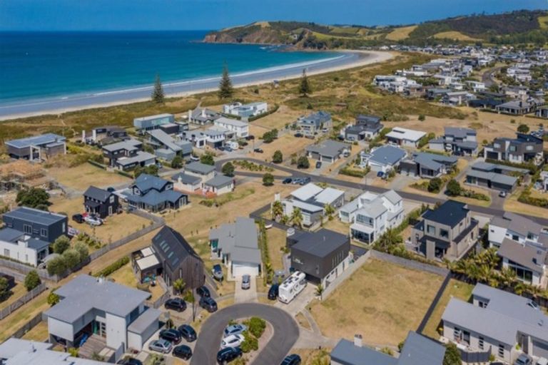 Photo of property in 14 Patiki Place, Omaha, 0986