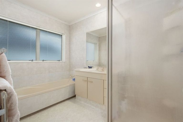 Photo of property in 32 Seychelles Drive, Papamoa Beach, Papamoa, 3118