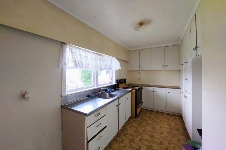 Photo of property in 187 Te Atatu Road, Te Atatu South, Auckland, 0610