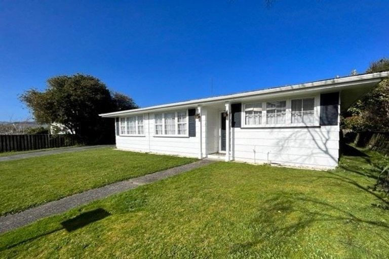 Photo of property in 99 Tirohanga Road, Tirohanga, Lower Hutt, 5010