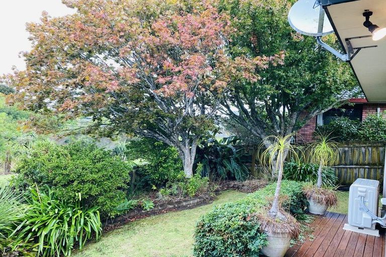 Photo of property in 1/28 Bernie Edwards Place, Botany Downs, Auckland, 2010