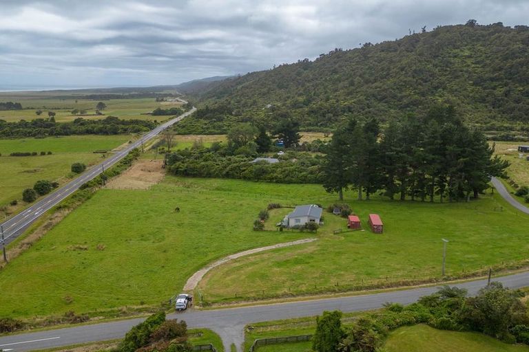 Photo of property in 5 Prospector Place, Barrytown, Runanga, 7873
