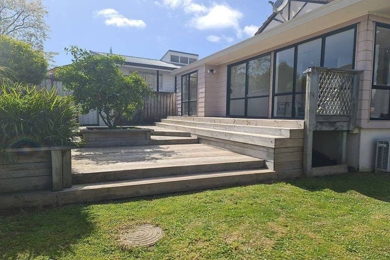 Photo of property in 1/26 De Quincey Terrace, Highland Park, Auckland, 2010