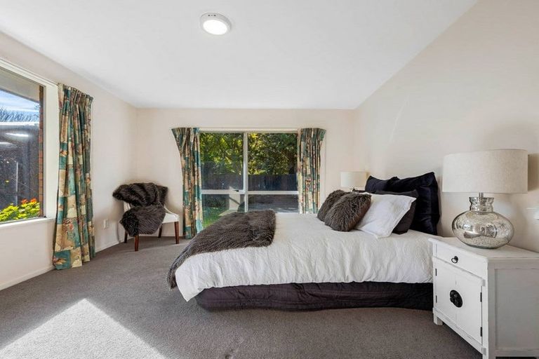 Photo of property in 2 Dalefield Drive, Cashmere, Christchurch, 8022