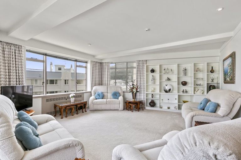 Photo of property in Wharenui Apartments, 274 Oriental Parade, Oriental Bay, Wellington, 6011