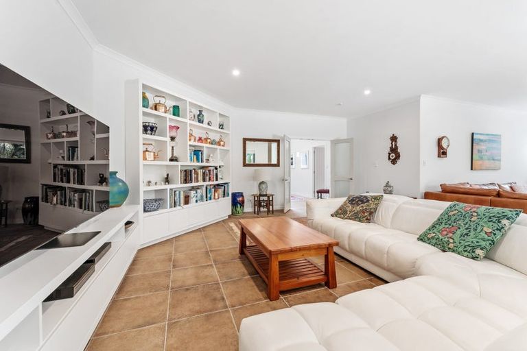Photo of property in 22 Glamis Avenue, Manly, Whangaparaoa, 0930