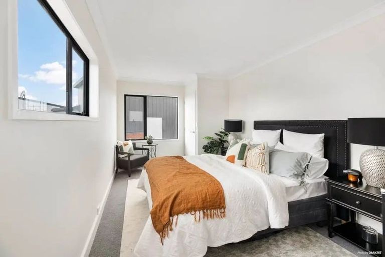 Photo of property in 30 Parkwood Avenue, Westgate, Auckland, 0614