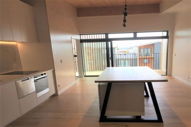 Photo of property in 10/165 Hobsonville Point Road, Hobsonville, Auckland, 0616