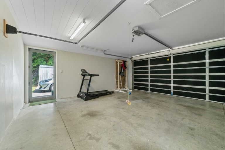 Photo of property in 15a Frederick Place, Whalers Gate, New Plymouth, 4310