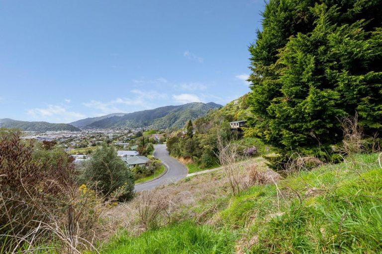 Photo of property in 16 Webster Place, Picton, 7220