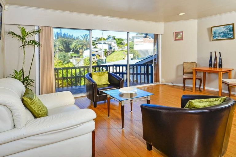 Photo of property in 5 Waverley Avenue, Glenfield, Auckland, 0629