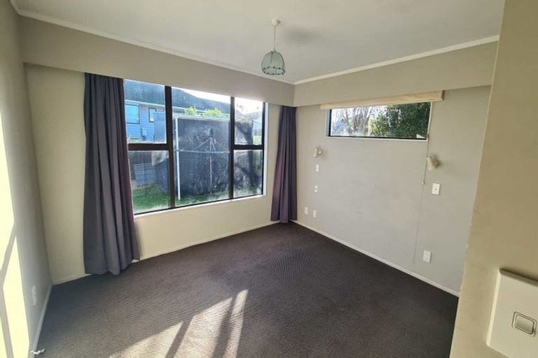Photo of property in 64 Cypress Drive, Maungaraki, Lower Hutt, 5010
