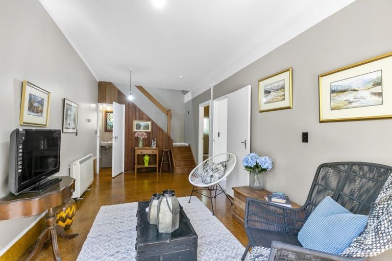 Photo of property in 30 Delhi Crescent, Khandallah, Wellington, 6035