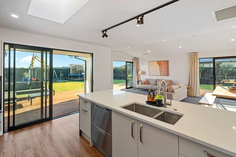 Photo of property in 11 Chris Drive, Rolleston, 7614