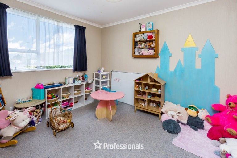 Photo of property in 19 Haylock Grove, Totara Park, Upper Hutt, 5018