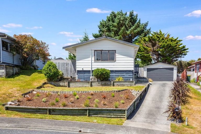Photo of property in 15 Staysail Place, Whitby, Porirua, 5024