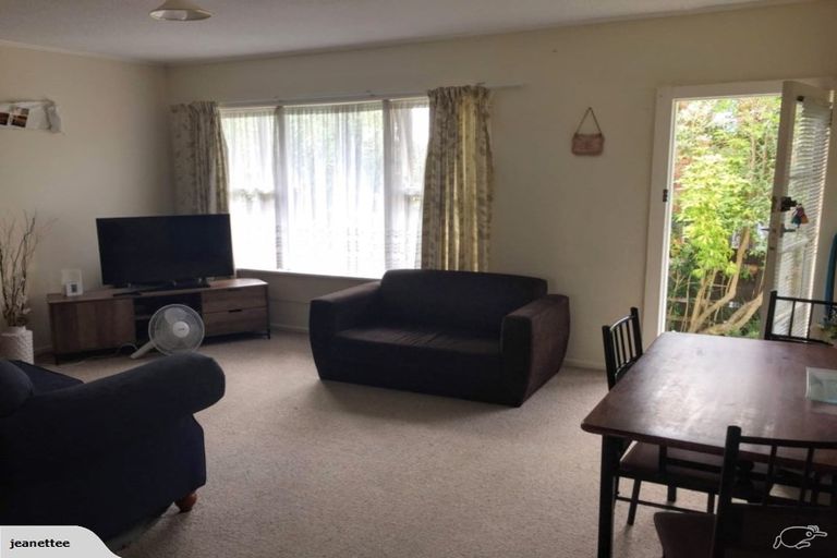 Photo of property in 4/4 Abraham Place, Saint Johns, Auckland, 1072