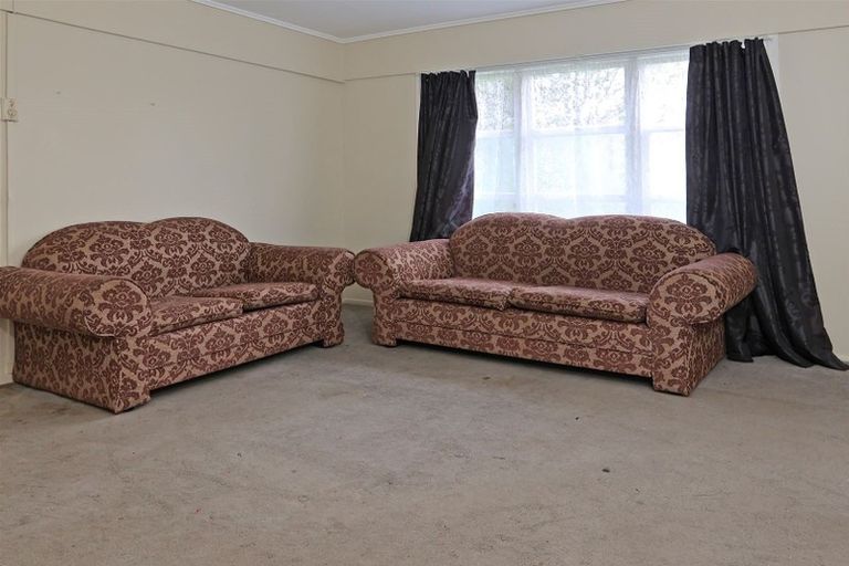 Photo of property in 4247 Great North Road, Glendene, Auckland, 0602