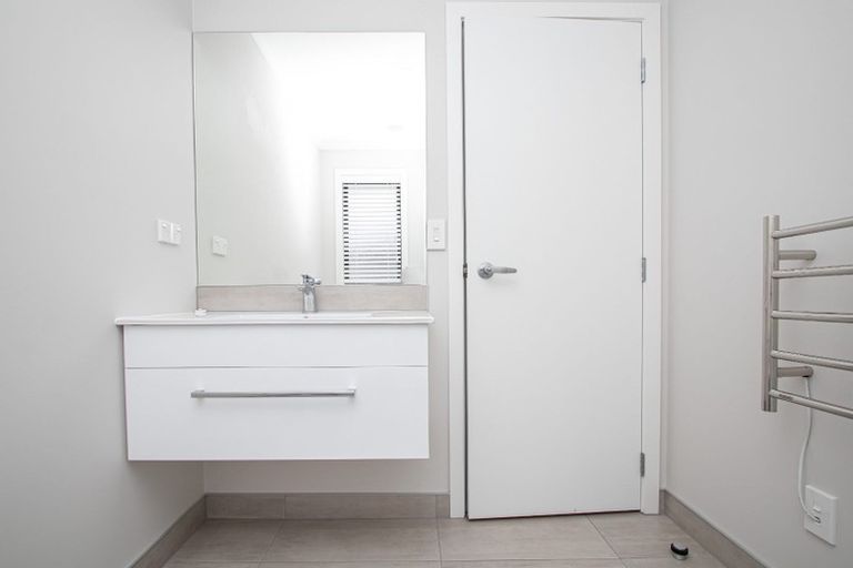 Photo of property in 1/11 Dover Road, Saint Andrews, Hamilton, 3200