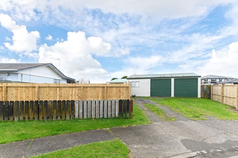 Photo of property in 12 Serrano Place, Clover Park, Auckland, 2023