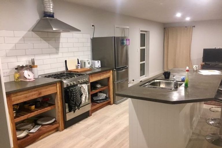 Photo of property in 7 Sauterne Road, Kumeu, 0810