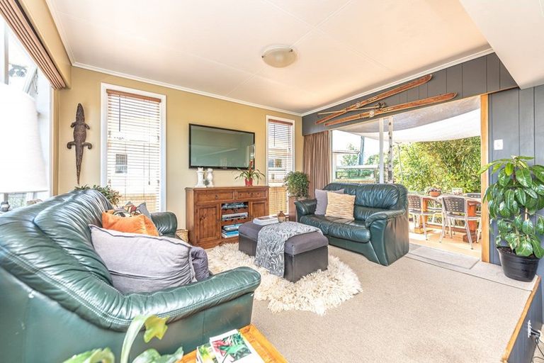 Photo of property in 104 Mount View Road, Bastia Hill, Whanganui, 4500