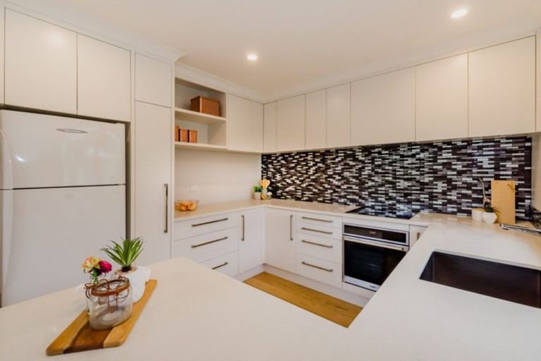 Photo of property in 50 Dale Road, Raumati South, Paraparaumu, 5032