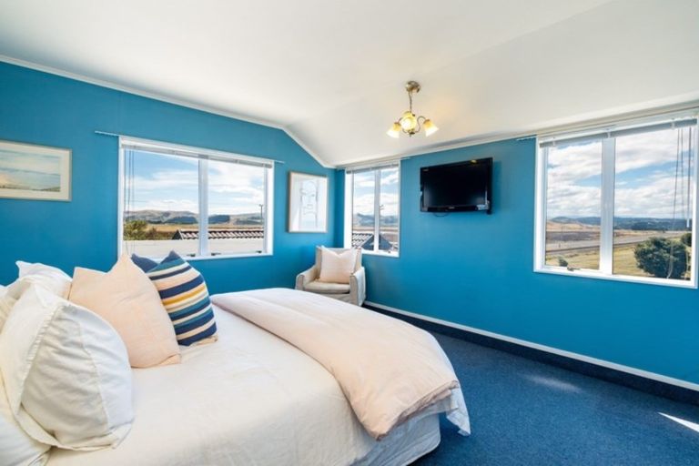 Photo of property in 99 The Esplanade, Westshore, Napier, 4110