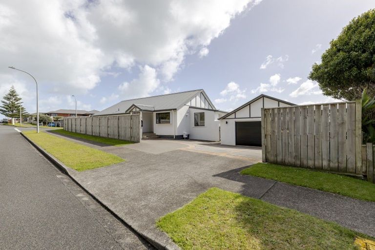 Photo of property in 105 Parklands Avenue, Bell Block, New Plymouth, 4312