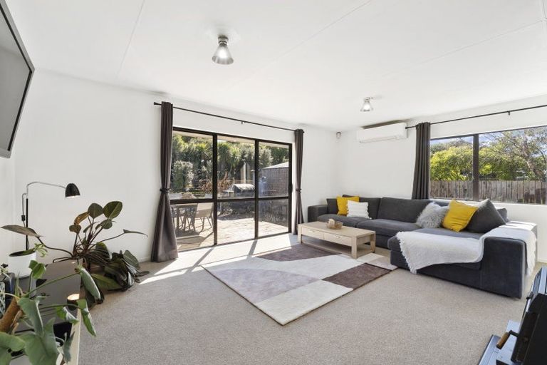 Photo of property in 15 Spackman Crescent, Paraparaumu, 5032