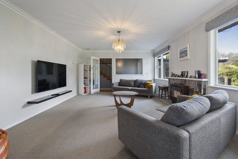 Photo of property in 9 Athlone Place, Hokowhitu, Palmerston North, 4410