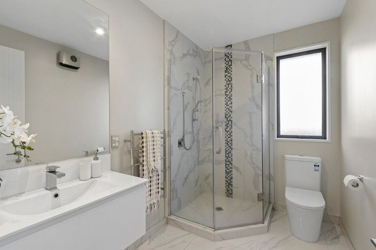 Photo of property in 18 Little Gem Road, Hornby, Christchurch, 8025