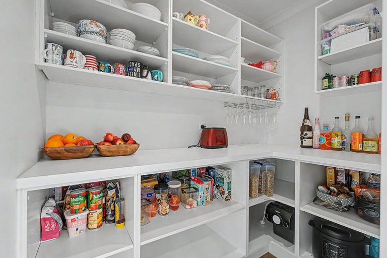 Photo of property in 12 Oakdene Place, Halswell, Christchurch, 8025