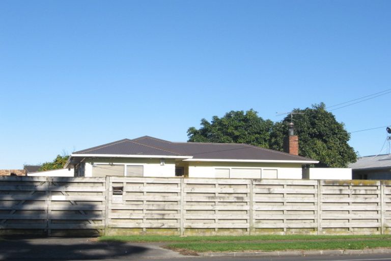 Photo of property in 170 Russell Road, Manurewa, Auckland, 2102