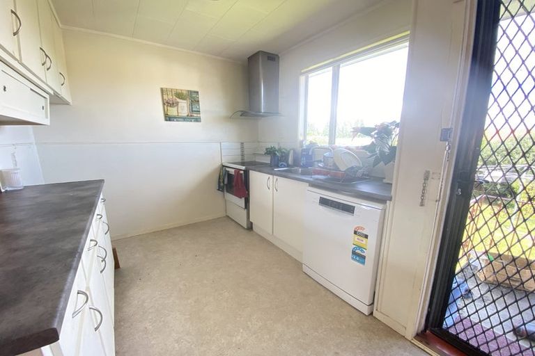 Photo of property in 60 Casuarina Road, Half Moon Bay, Auckland, 2012