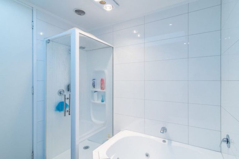 Photo of property in 6 Campbell Avenue, Paraparaumu, 5032