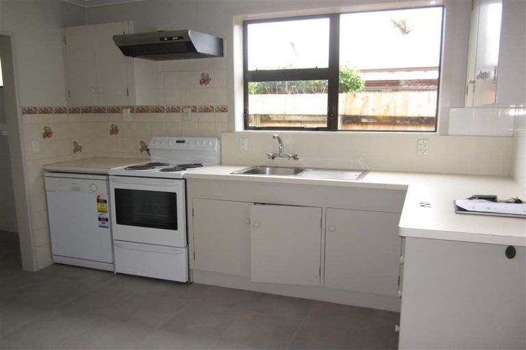 Photo of property in 1 Page Place, Hamilton East, Hamilton, 3216