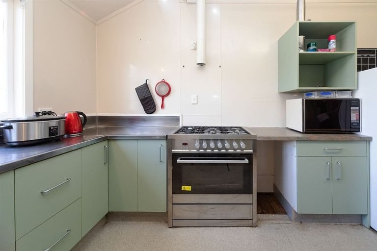 Photo of property in 21 Ongo Road, Hunterville, 4730