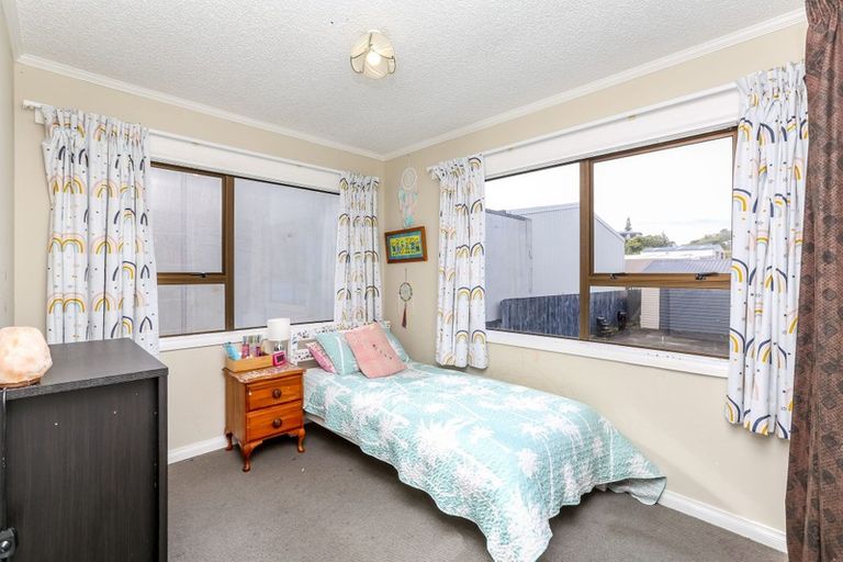 Photo of property in 63 Breakwater Road, Moturoa, New Plymouth, 4310