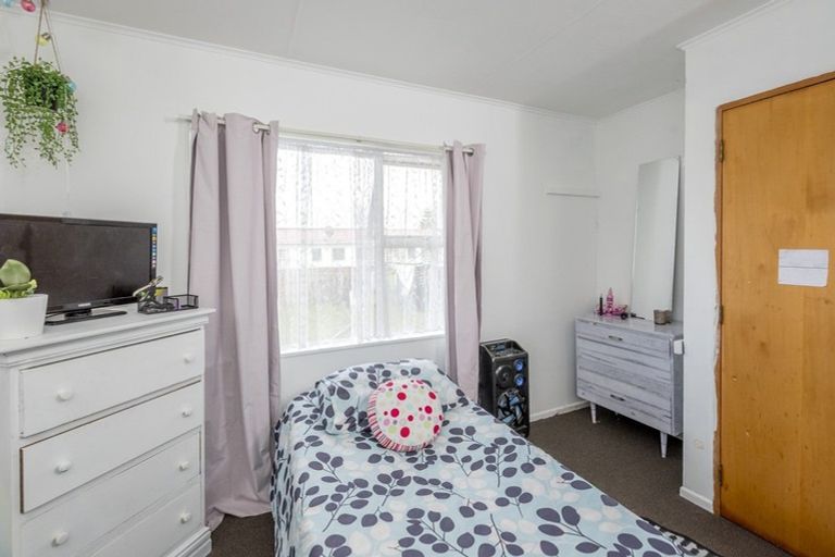 Photo of property in 30 Strathmore Avenue, Levin, 5510