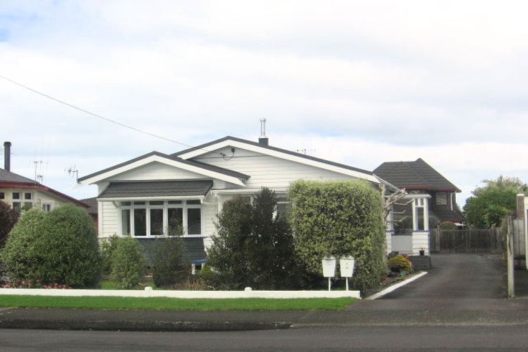 Photo of property in 4 Mair Street, Regent, Whangarei, 0112