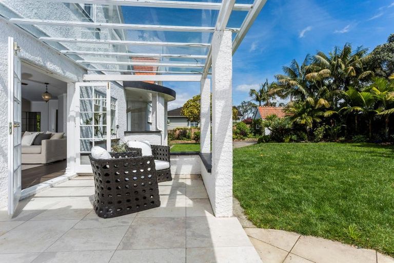 Photo of property in 1 Ascot Avenue, Narrow Neck, Auckland, 0624