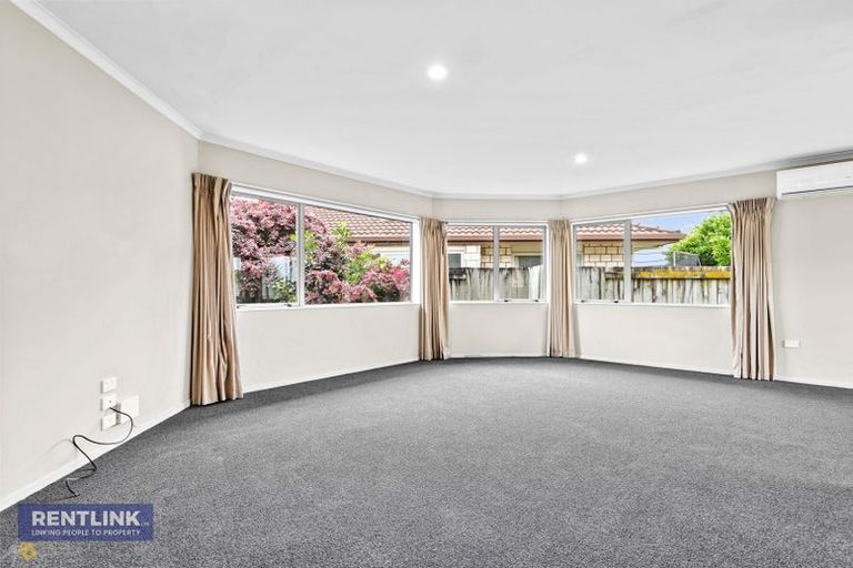 Photo of property in 31 Grabella Place, Papamoa Beach, Papamoa, 3118