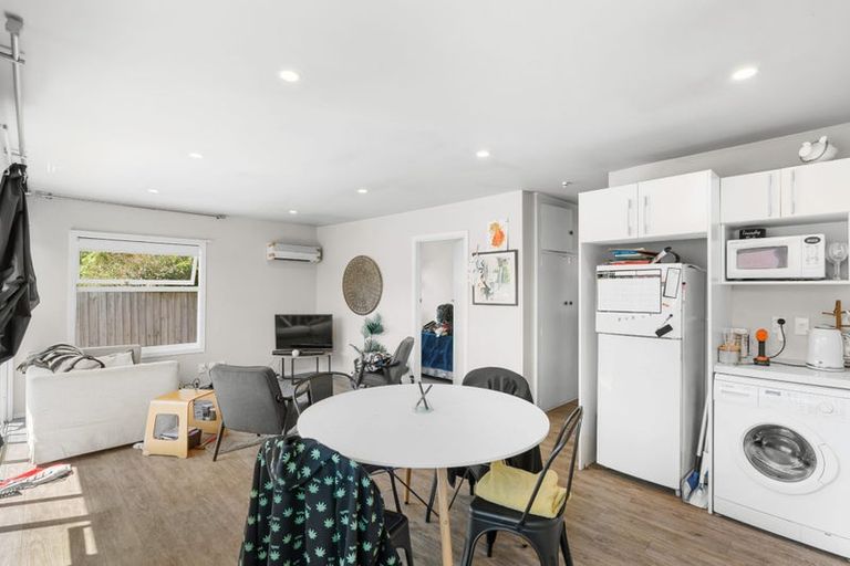 Photo of property in 2/27 Hills Road, Edgeware, Christchurch, 8013